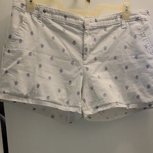 Liz Claiborne Classic White Shorts